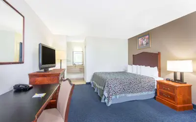 Days Inn by Wyndham Arlington Pentagon