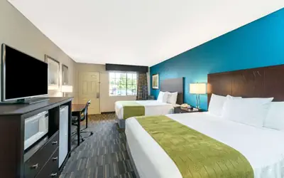 Days Inn by Wyndham Snyder