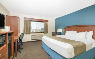 Days Inn & Suites by Wyndham Baxter Brainerd Area