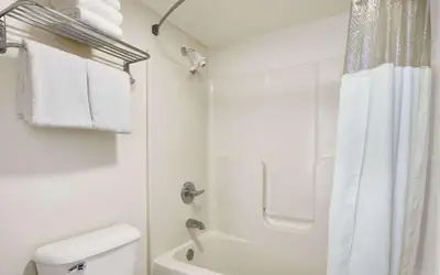 Days Inn By Wyndham Lexington-Columbia