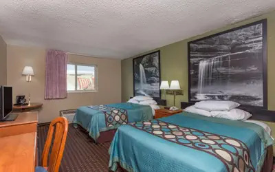 Super 8 by Wyndham Mendota I-39