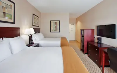 Holiday Inn Express Hotel & Suites Wichita Airport by IHG