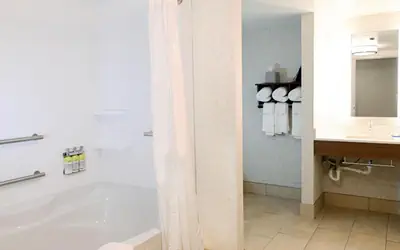 Holiday Inn Express Richmond Airport by IHG