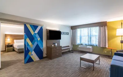 Holiday Inn Express & Suites Camarillo by IHG