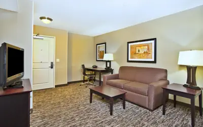 Holiday Inn & Suites Green Bay Stadium by IHG