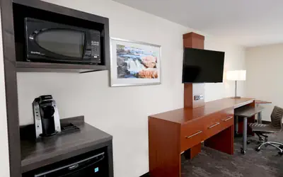 Holiday Inn & Suites Sioux Falls - Airport by IHG