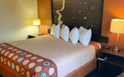 Super 8 by Wyndham College Station