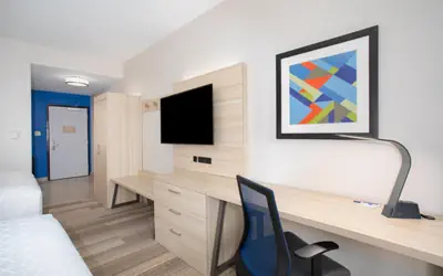 Holiday Inn Express & Suites Phoenix Glendale Dist by IHG