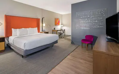 La Quinta by Wyndham Orange County Airport