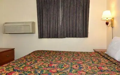 Days Inn by Wyndham Ontario Airport