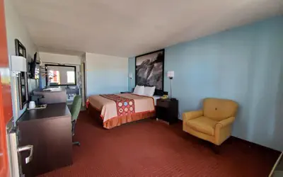 Super 8 by Wyndham Van Horn