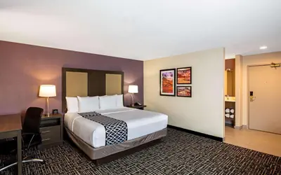 La Quinta Inn & Suites by Wyndham Las Vegas Nellis