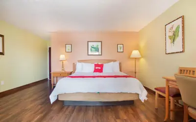 OYO Waterfront Hotel- Cape Coral Fort Myers, FL