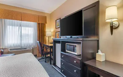 Clarion Pointe Medford