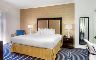 Best Western Plus Palm Court Hotel