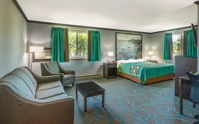 Super 8 by Wyndham Duluth