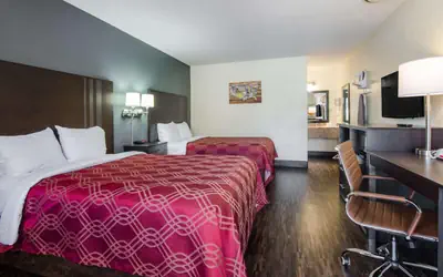 Econo Lodge Near Motor Speedway