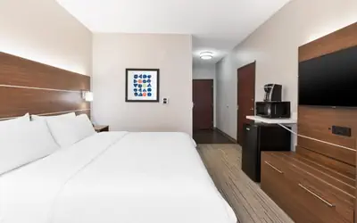 Holiday Inn Express and Suites Three Rivers by IHG