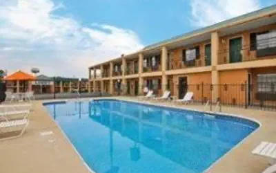 Days Inn by Wyndham Natchitoches