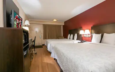 Red Roof Inn PLUS+ West Springfield