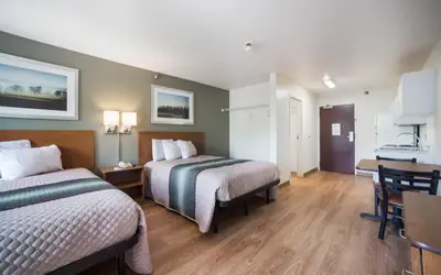 HomeTowne Studios by Red Roof St. Louis - Airport/N Lindbergh