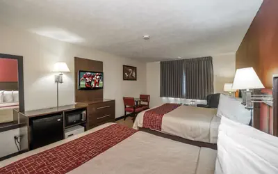 Red Roof Inn & Suites Hermitage