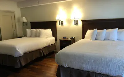 Grand Eastonian Hotel & Suites