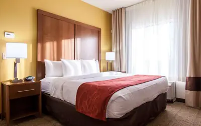 Comfort Suites Tulsa Central