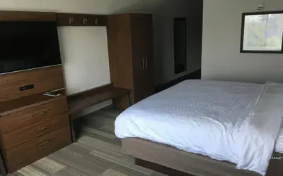 Holiday Inn Express & Suites Bethlehem Airport-Allentown Area