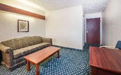 Microtel Inn & Suites by Wyndham Tulsa - Catoosa Route 66
