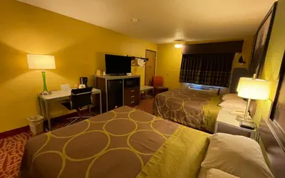 Super 8 by Wyndham Van Buren/Ft. Smith Area