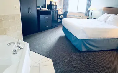 AmericInn by Wyndham Green Bay East