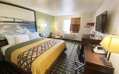 Super 8 by Wyndham Newport News/Jefferson Ave.