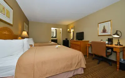 Quality Inn US65 & E Battlefield Rd Springfield