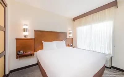 Hyatt Place Charleston Airport / Convention Center