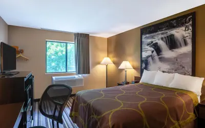 Super 8 by Wyndham Elkins