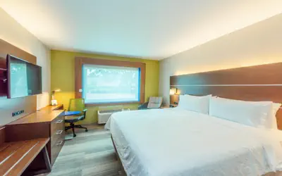 Holiday Inn Express Hotel & Suites Bradenton West by IHG