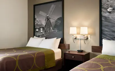 Super 8 by Wyndham Liverpool/Syracuse North Airport