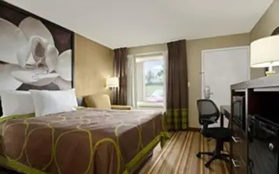 Super 8 by Wyndham Tupelo Airport