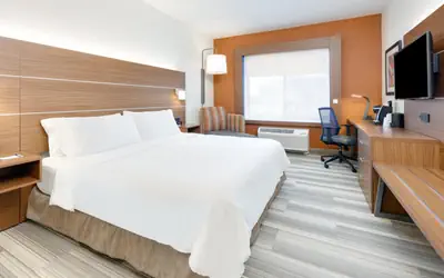 Holiday Inn Express & Suites Mitchell by IHG