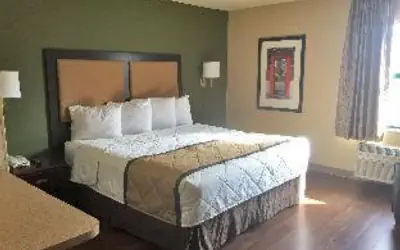 Suburban Studios Auburn Hills - Detroit