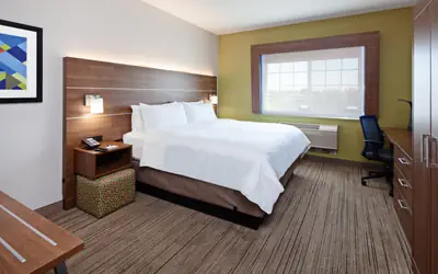 Holiday Inn Express & Suites - Tulare by IHG