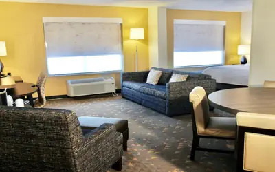 Holiday Inn Hotel & Suites Overland Park-Convention Center by IHG