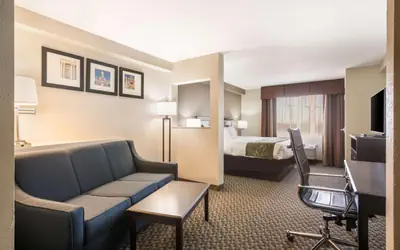 Comfort Suites Forsyth near I-75