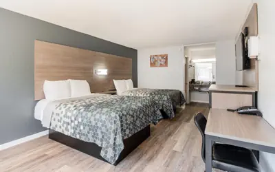 Econo Lodge Inn & Suites Near Bricktown