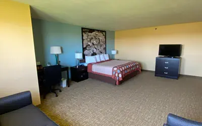 Super 8 by Wyndham Jackson MN