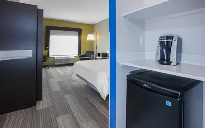 Holiday Inn Express Hotel & Suites Woodhaven by IHG