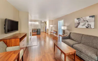 Best Western Plus John Jay Inn & Suites