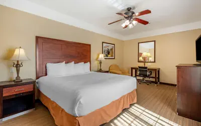 Best Western Plus Monica Royale Inn & Suites