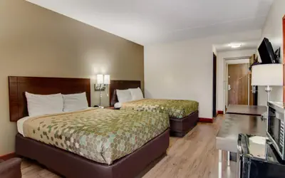 Econo Lodge Cadillac by Choice